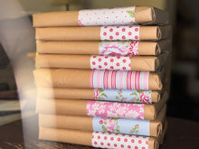 Load image into Gallery viewer, Blind Date with a Book